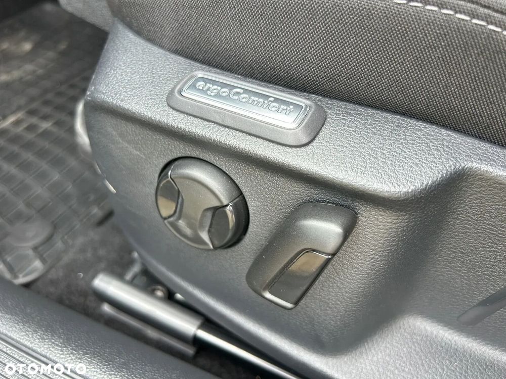 Volkswagen Passat 2.0 TSI Business DSG - 37