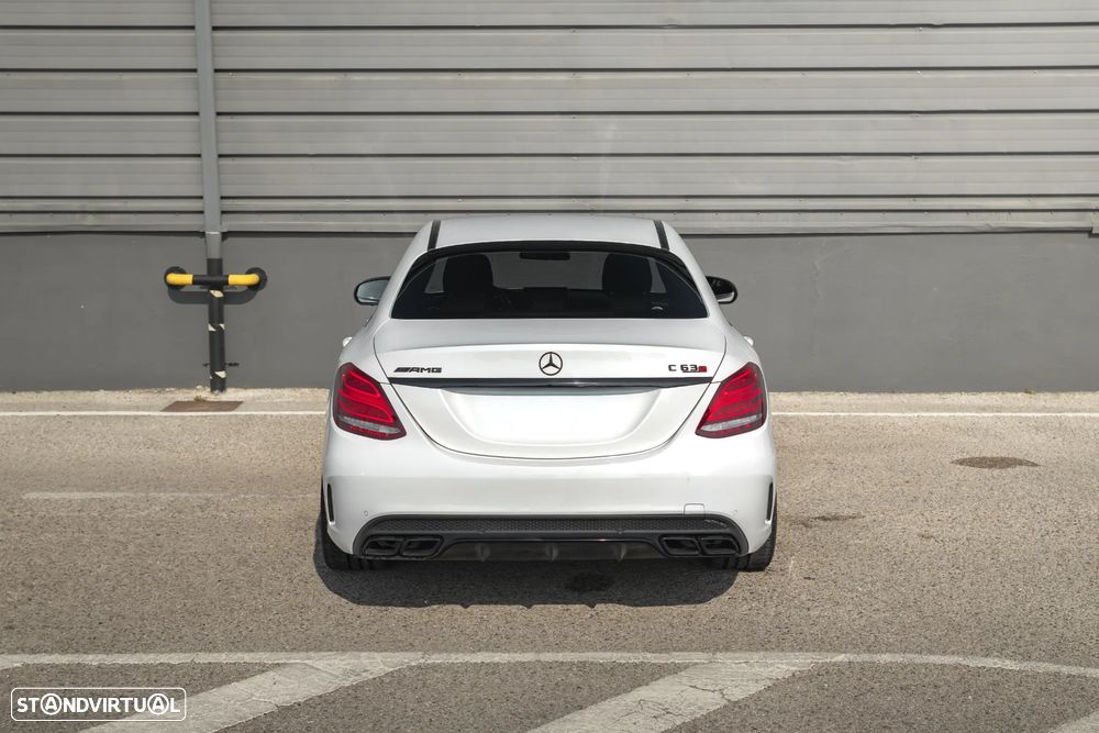 Mercedes-Benz C 63 AMG - 13
