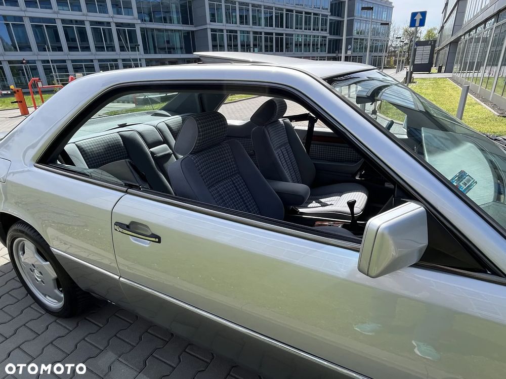 Mercedes-Benz W124 (1984-1993) - 27