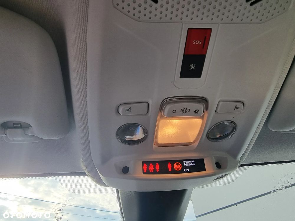 Peugeot 208 1.2 PureTech Allure Pack S&S EAT8 - 18