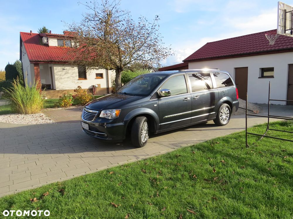 Chrysler Town & Country 3.6 Limited - 15