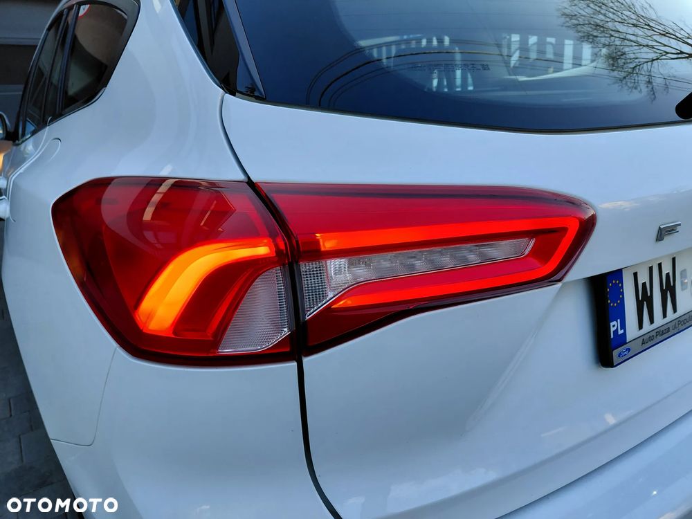 Ford Focus 1.5 EcoBoost Titanium - 11