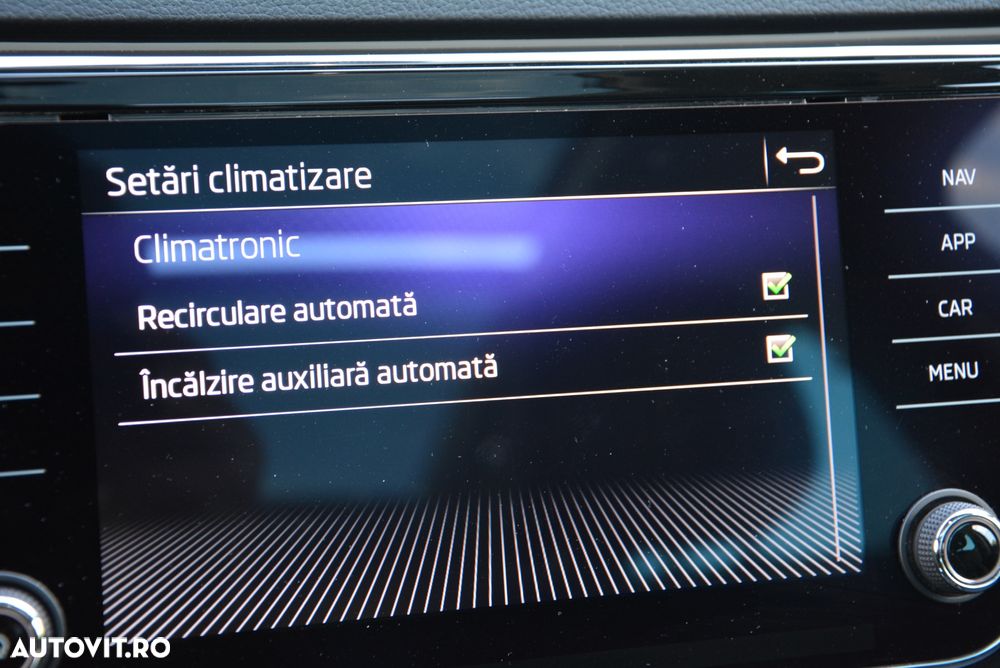 Skoda Superb 2.0 TDI DSG Premium Edition - 32