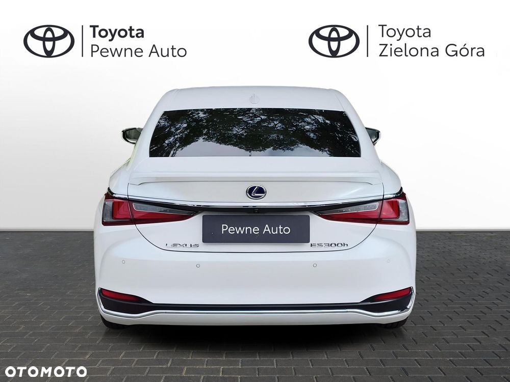 Lexus ES - 4