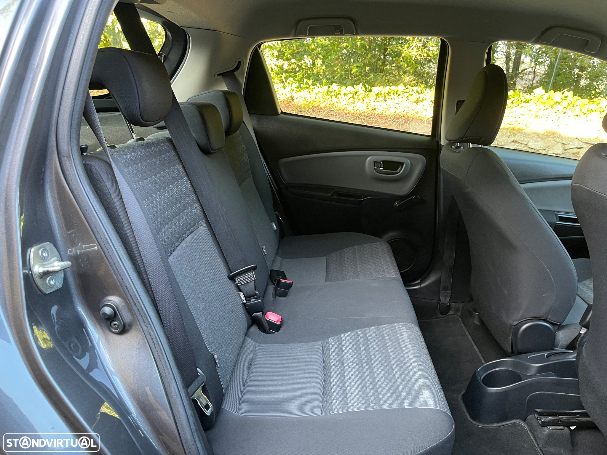 Toyota Yaris 1.0 VVT-i Comfort+P.Style - 8