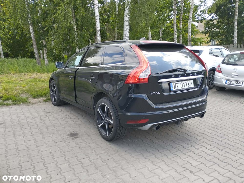 Volvo XC 60 D5 AWD R-Design Momentum - 5