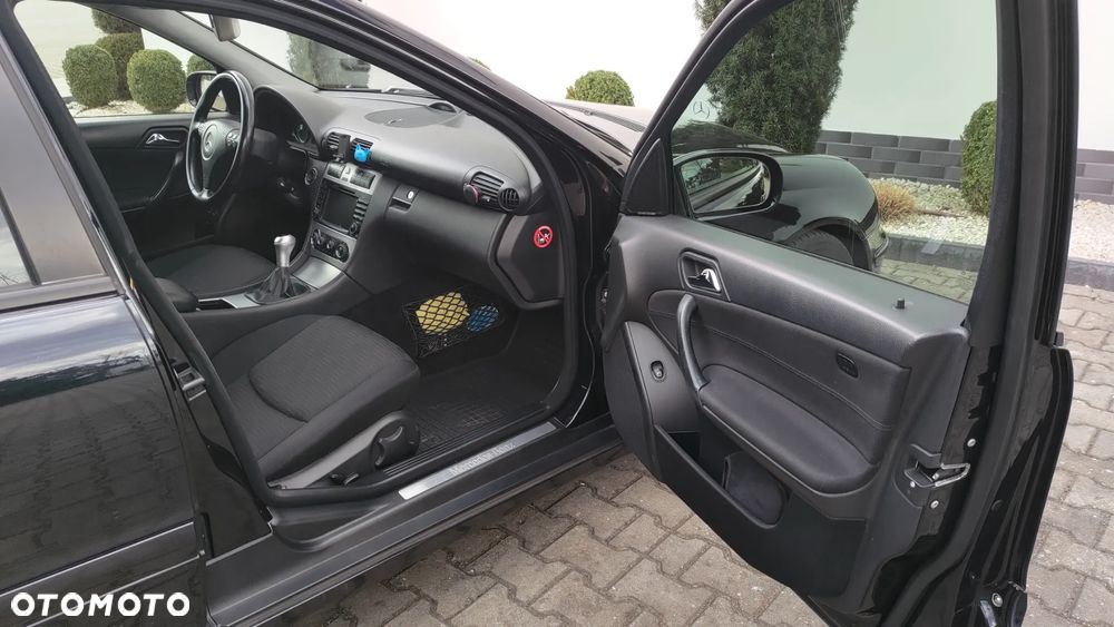 Mercedes-Benz Klasa C 180 Kompressor Avantgarde Sport Edition - 20