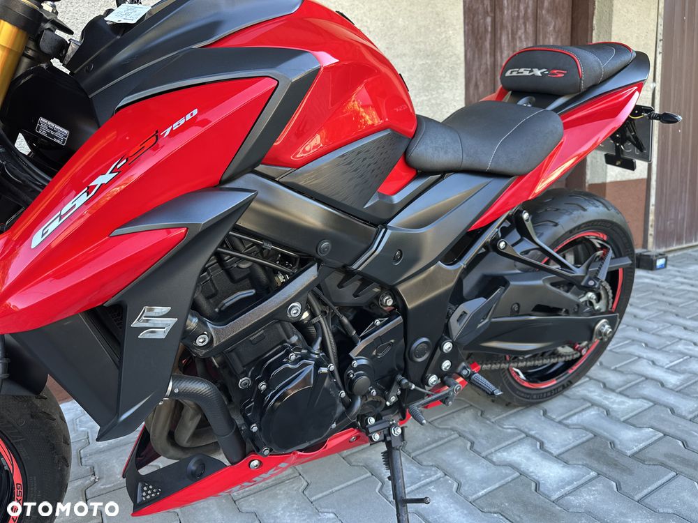 Suzuki GSX - 9