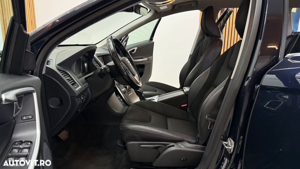 Volvo XC 60 D4 Momentum - 17