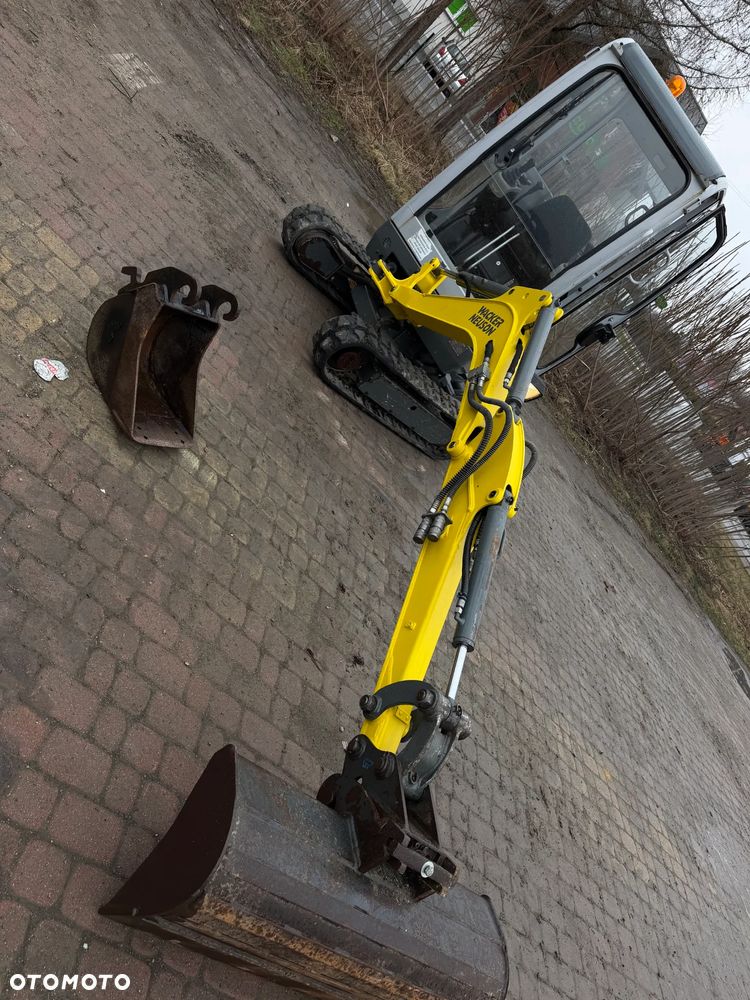 Wacker Neuson ET16 Minikoparka 2 tony. JAK NOWA 2018rok z Gospodarstwa Norweskiego 1190mtg. IGŁA! Rozsuwane hydraulicznie gąsienice. Dodatkowe sekcje Hydrauliczne. Silnik Yanmar 3 cyl. Aktualna DEKRA BMWT. Po serwisach! Ani deka luzów i wycieków. OKAZJA TANIO. Zadbana maszyna. 2 łyżki - 35