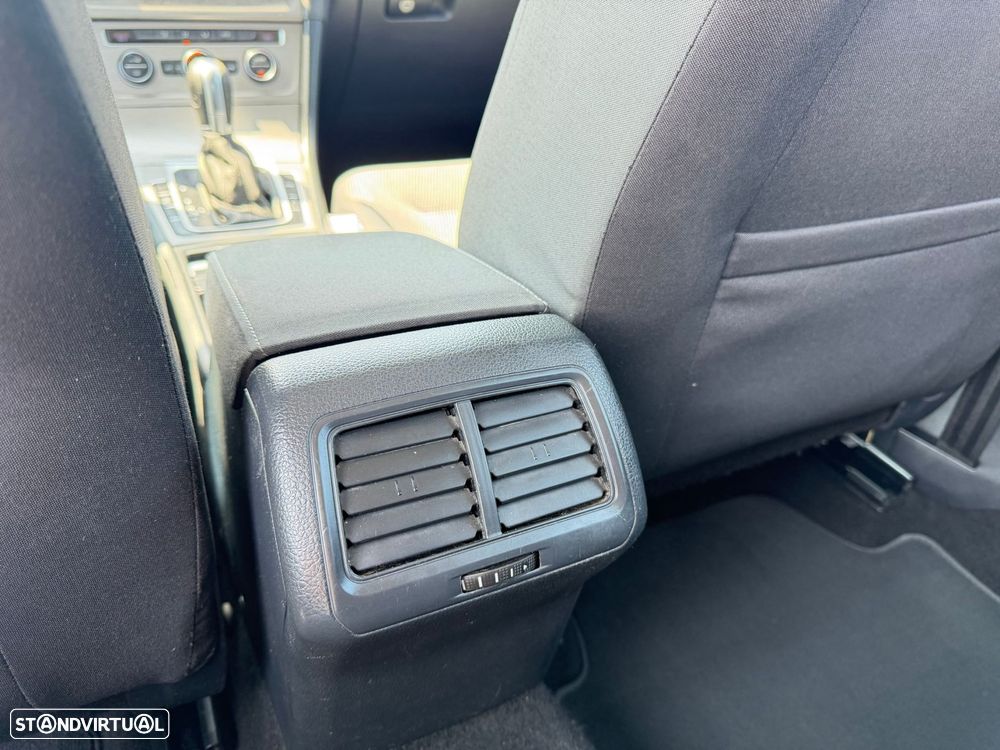 VW Golf Variant 1.6 TDi Confortline DSG - 35