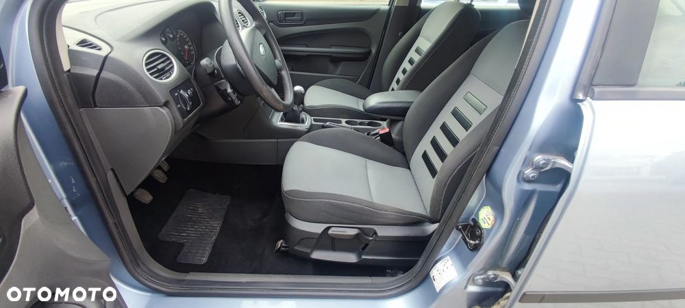 Ford Focus 1.6 Sport - 19