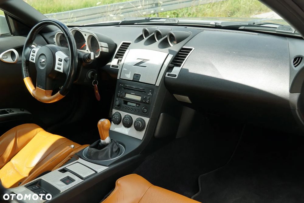 Nissan 350 Z - 11