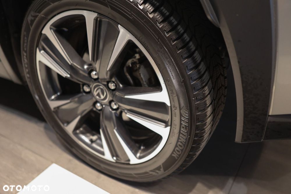 Lexus UX - 16