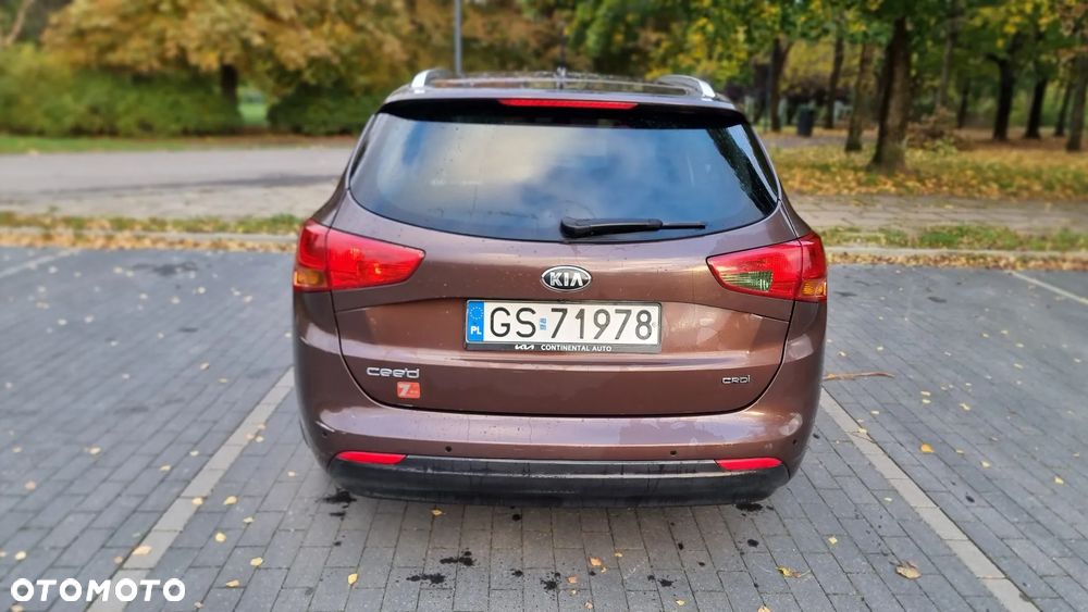 Kia Ceed - 10