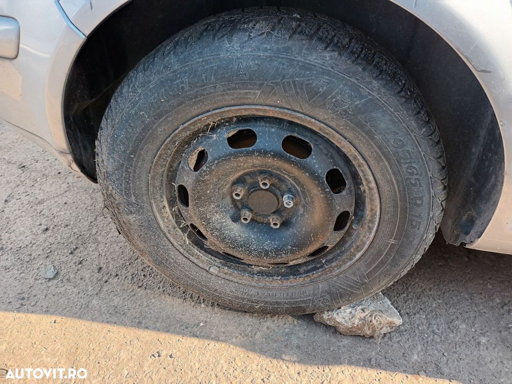 Dezmembrari  VW GOLF 4  1997  > 2006 1.4 16V Benzina - 5