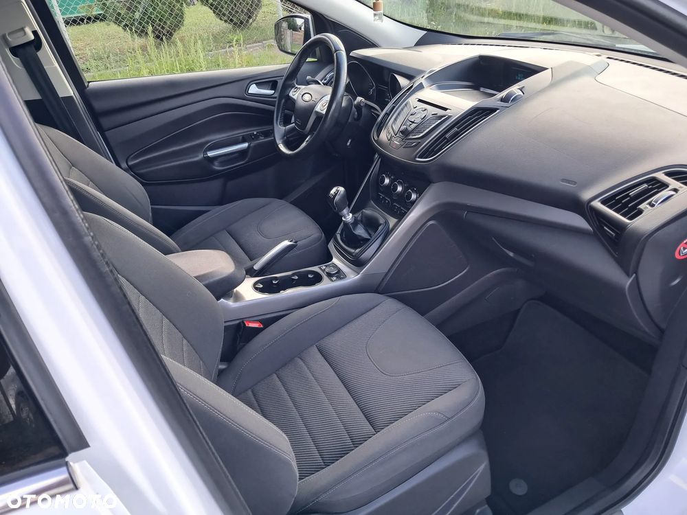 Ford Kuga 2.0 TDCi 2x4 Titanium - 18