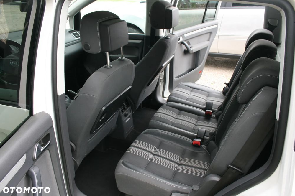 Volkswagen Touran 1.4 TSI MATCH - 13