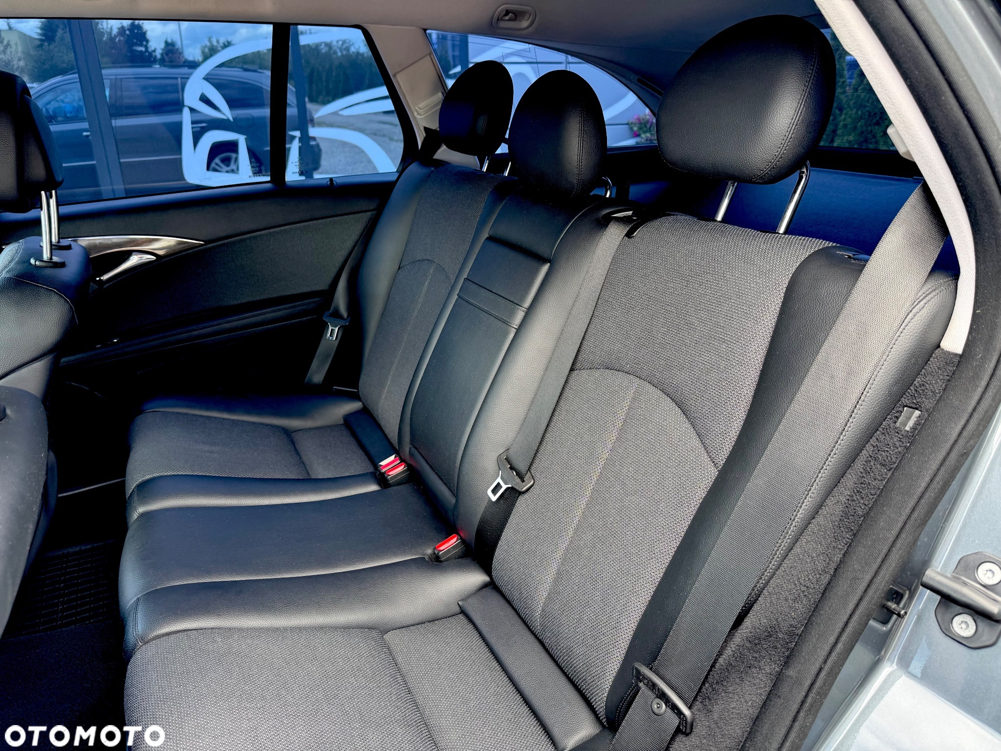 Mercedes-Benz Klasa E 200 T Kompressor Automatik Avantgarde - 26