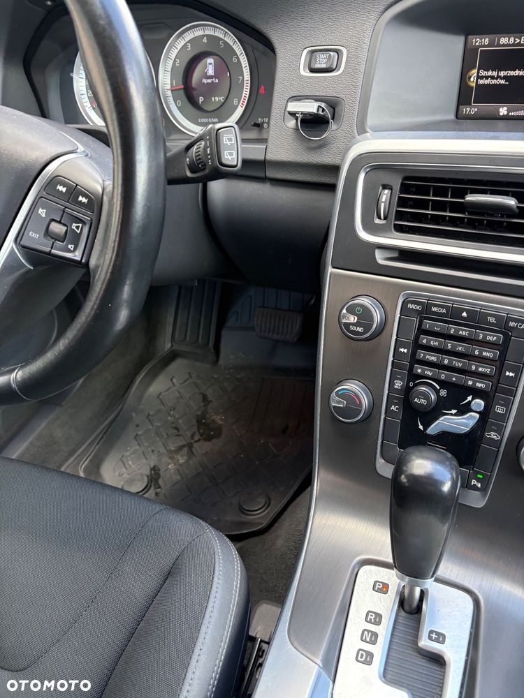 Volvo V60 T4 Geartronic Powershift Momentum - 35
