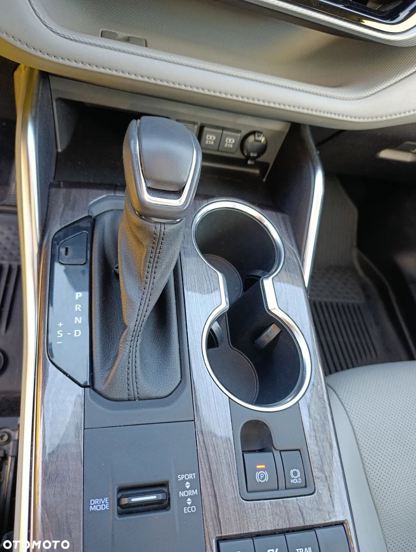 Toyota Highlander 2.5 Hybrid Executive Style - 14