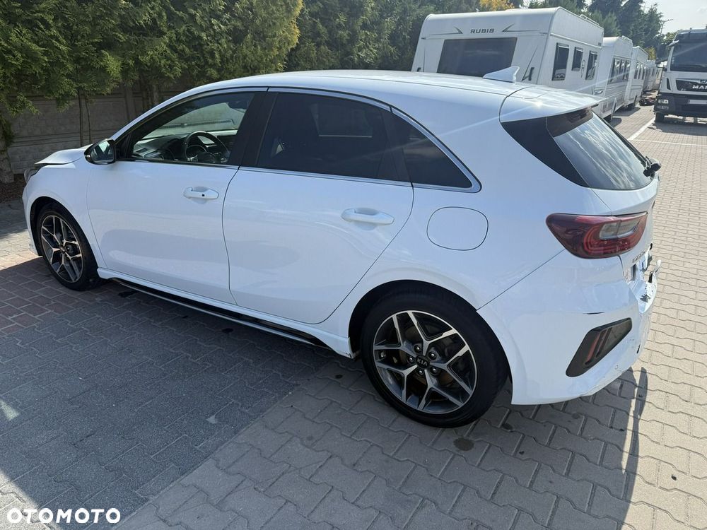 Kia Ceed - 4