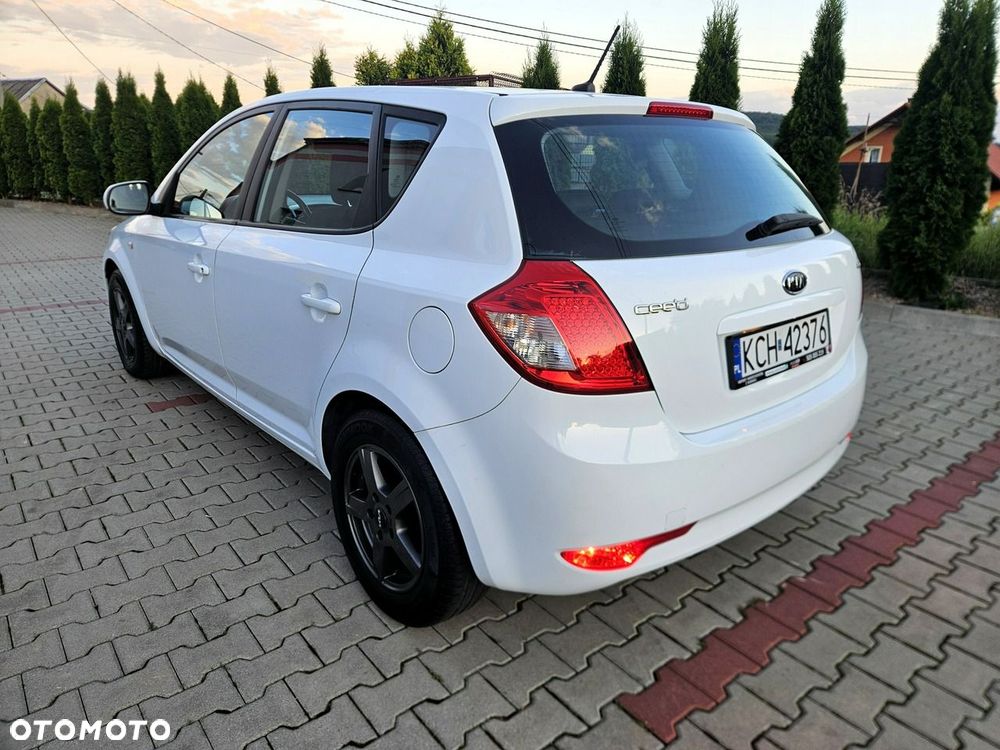 Kia Ceed 1.6 CRDi 90 ISG Spirit - 7