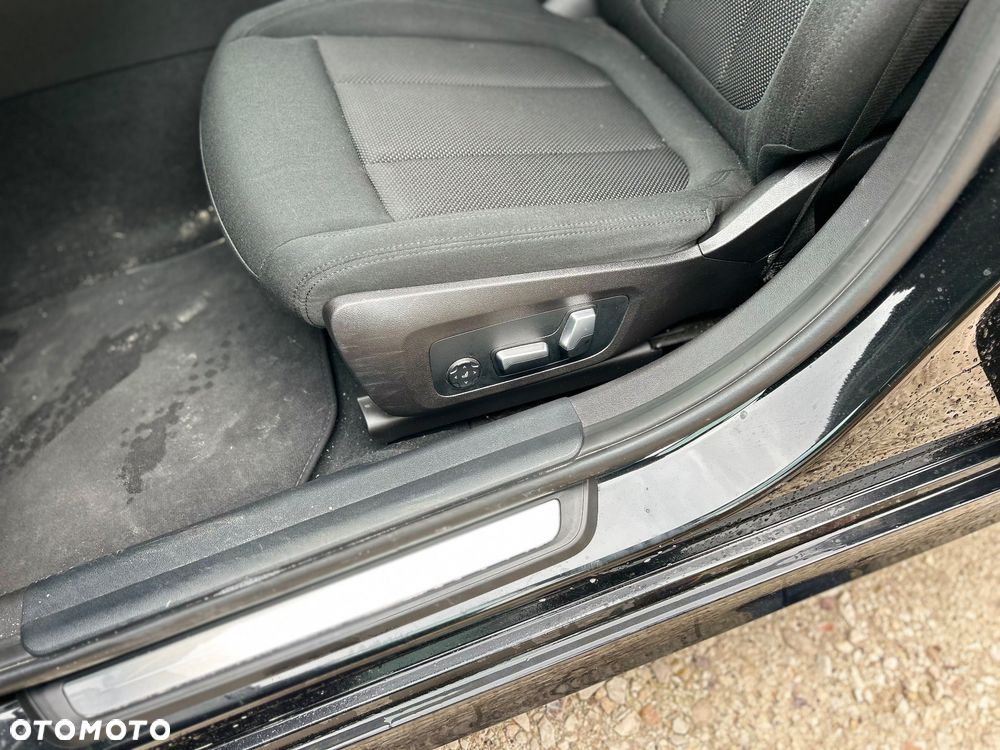 BMW Seria 3 320d mHEV sport - 32