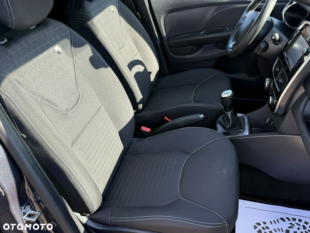 Renault Clio - 32