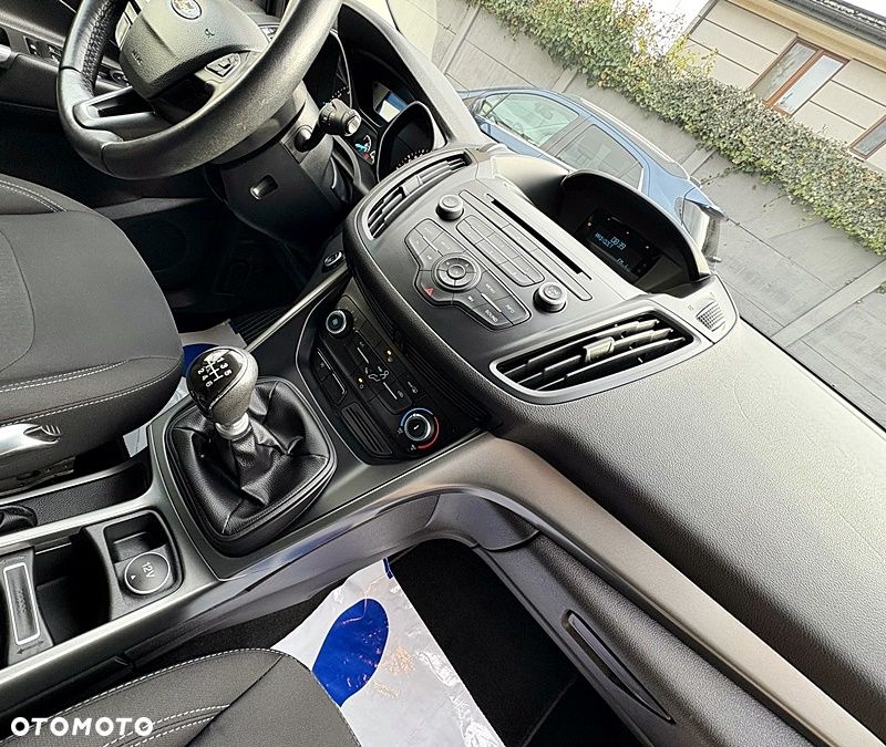 Ford Kuga 1.5 EcoBoost 2x4 Business Edition - 23