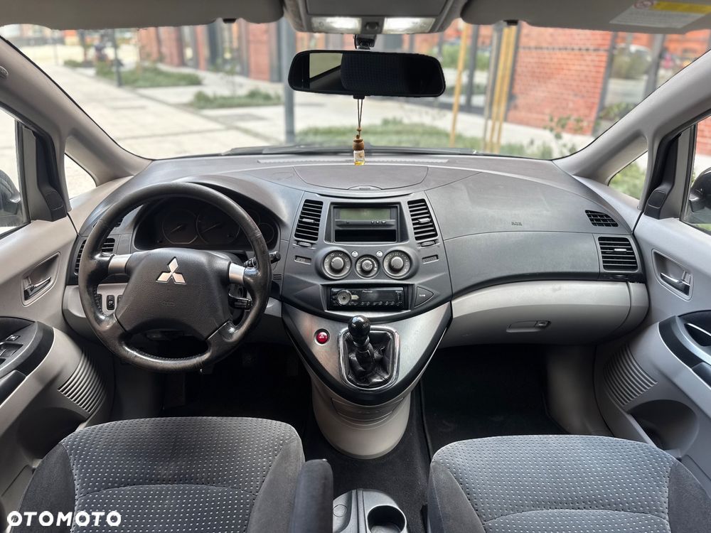Mitsubishi Grandis 2.0 DID Intense - 12