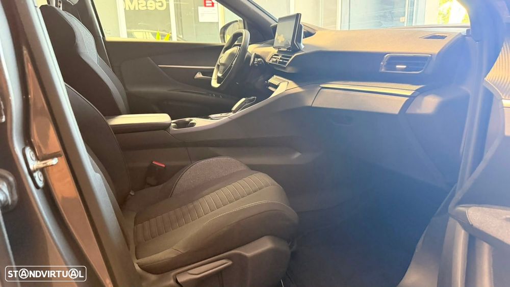 Peugeot 3008 1.6 Hybrid Active Pack e-EAT8 - 28