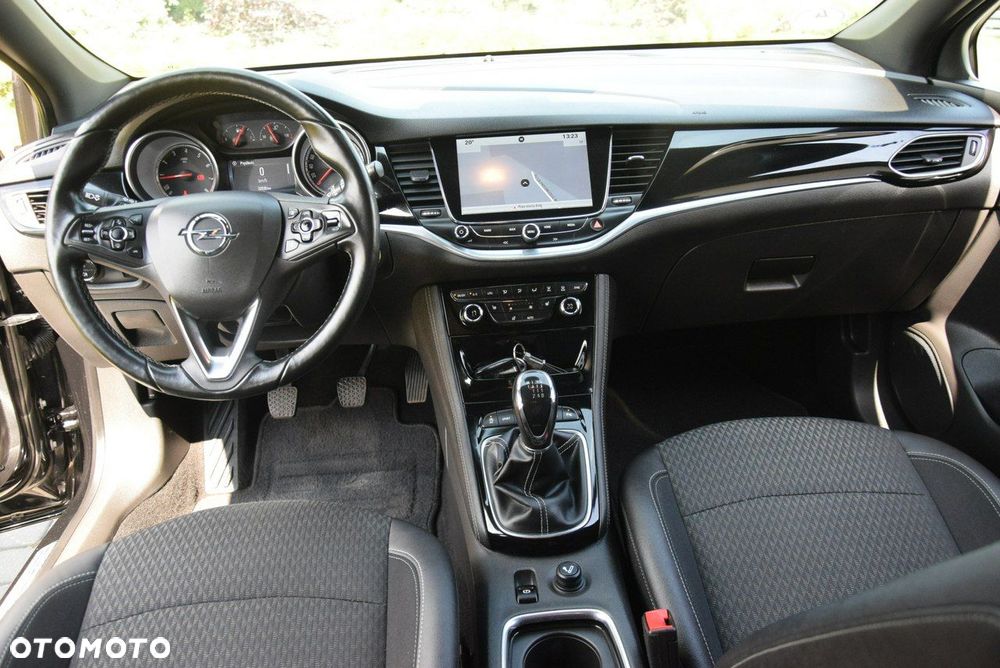 Opel Astra 1.4 T Dynamic - 26
