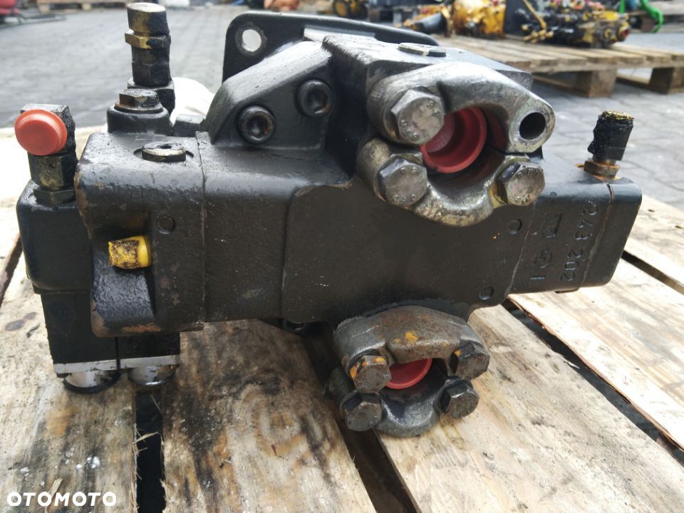 Silnik hydrauliczny Kramer 420 A6VM107DA2 - 3