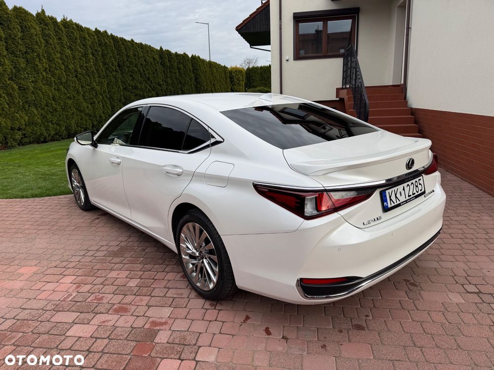 Lexus ES 300h Business Edition + - 5