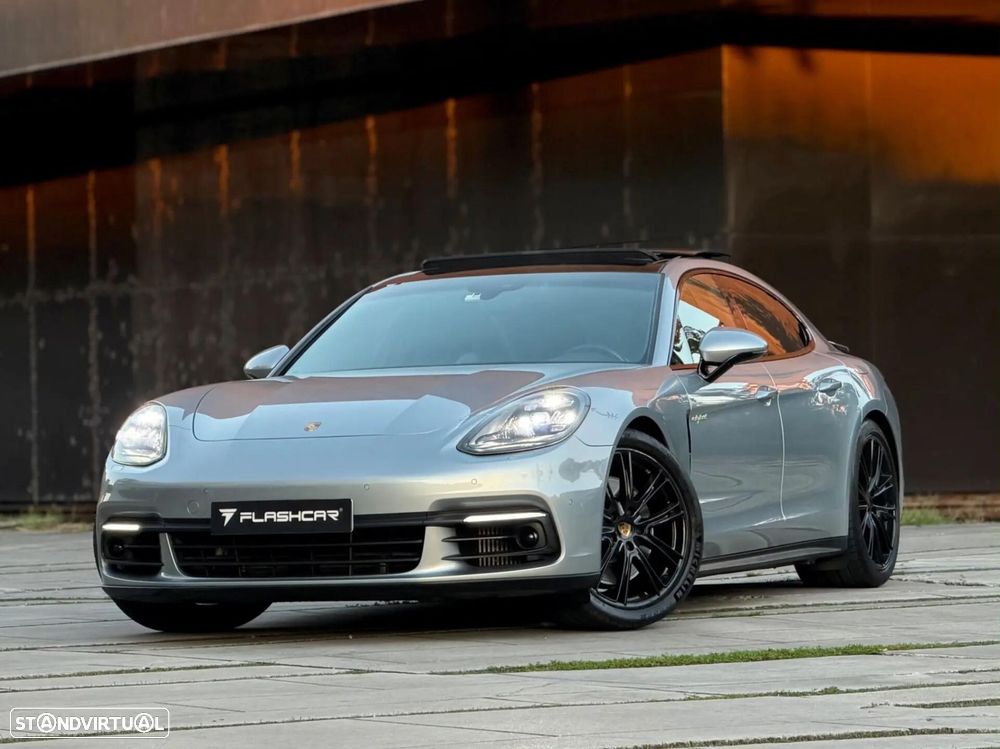 Porsche Panamera 4 E-Hybrid - 34