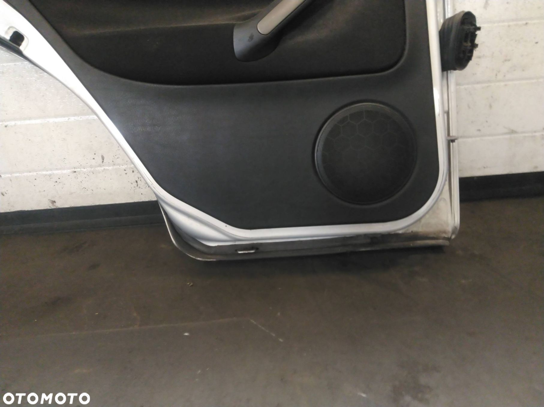 DRZWI KOMPLETNE LEWY TYŁ VW BORA I - 5