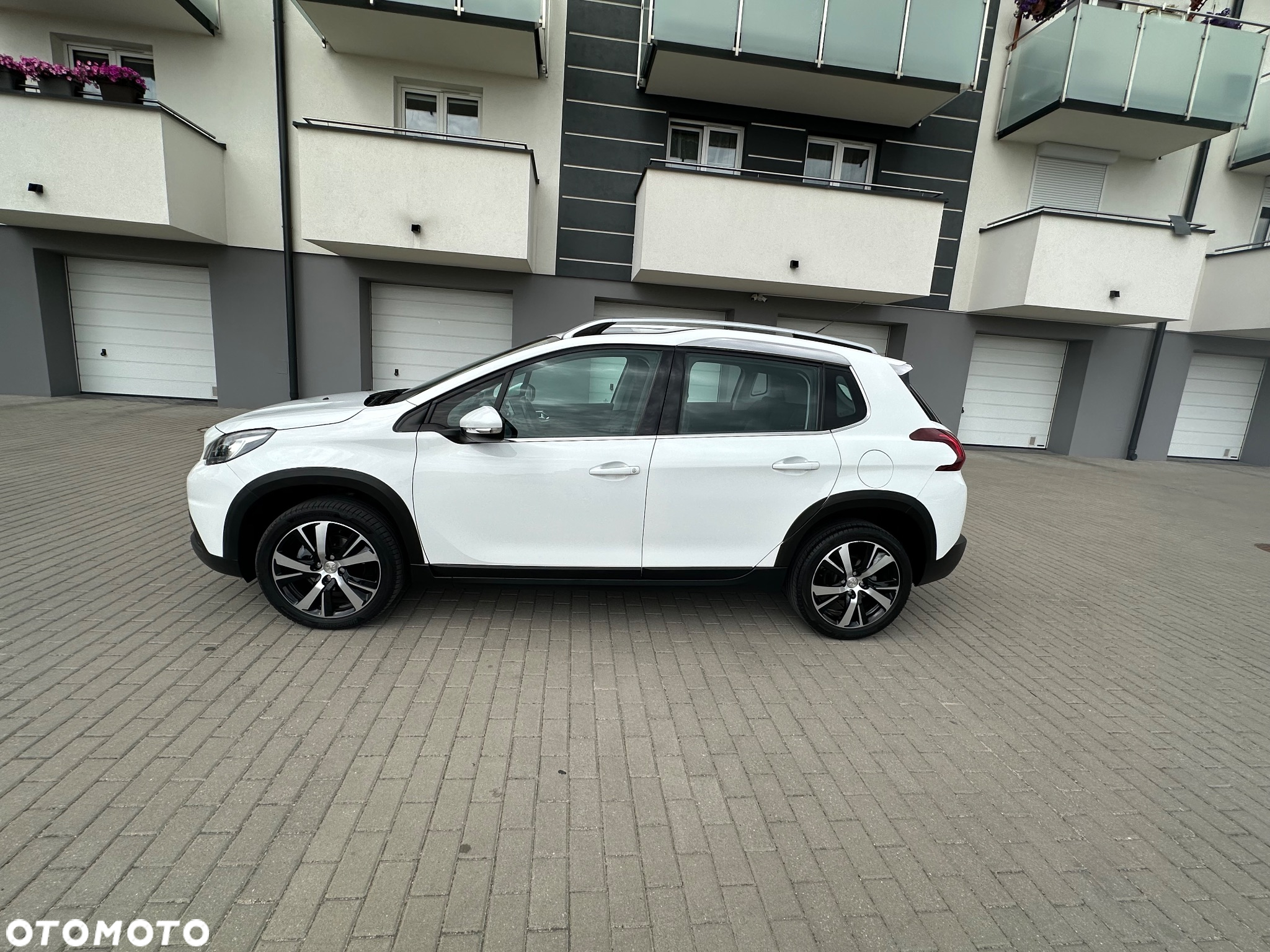 Peugeot 2008 1.6 BlueHDi Allure - 12