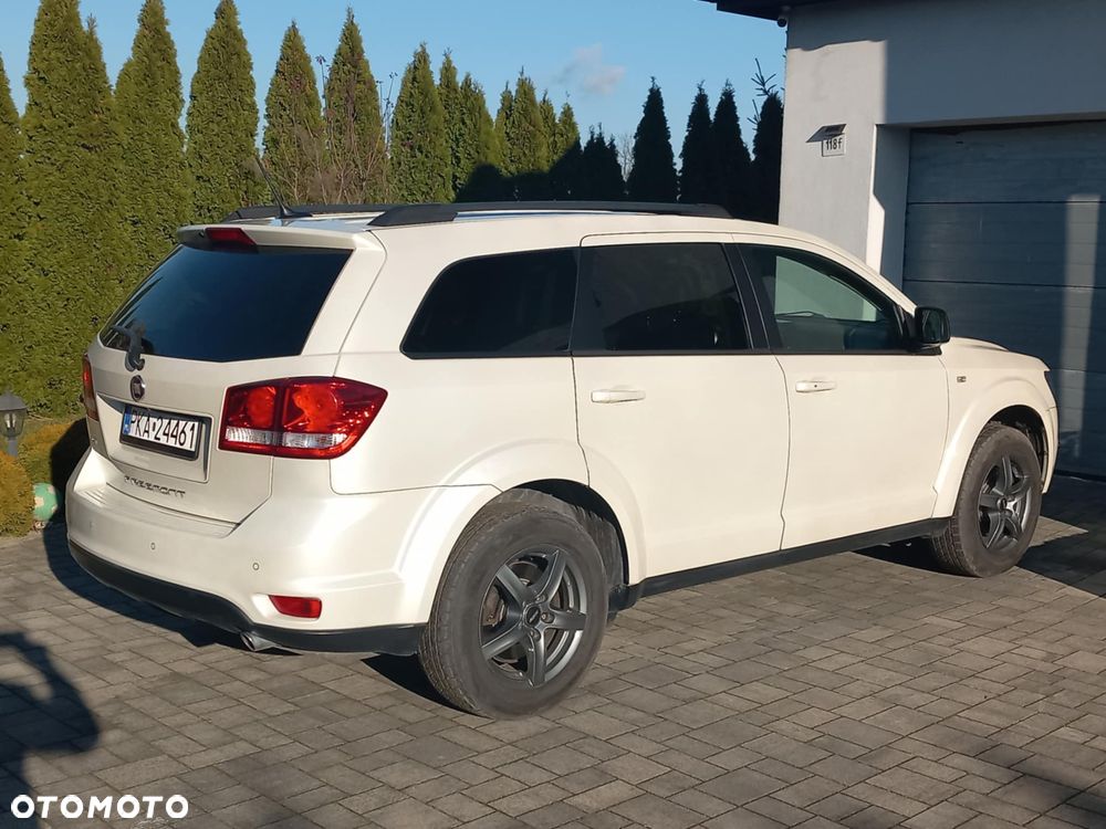 Fiat Freemont 2.0 Multijet Black Code AWD - 3