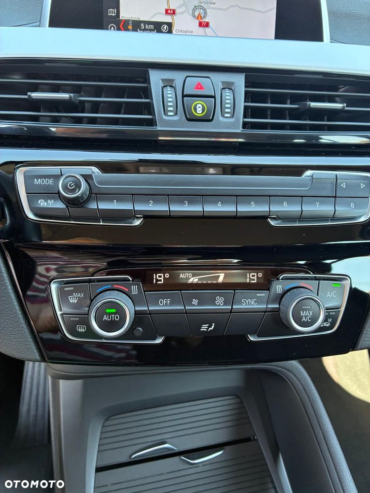 BMW X1 xDrive18d - 11