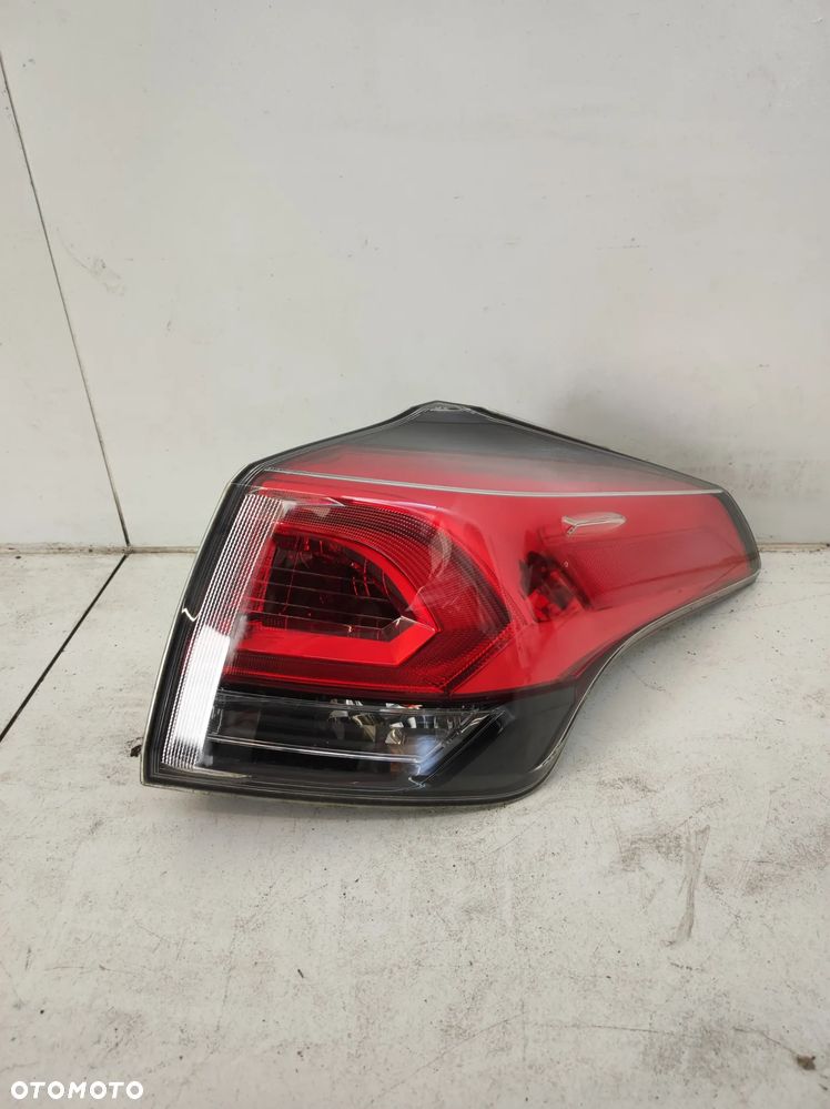 Lampa prawa tył tylna led Toyota RAV 4 IV lift - 1