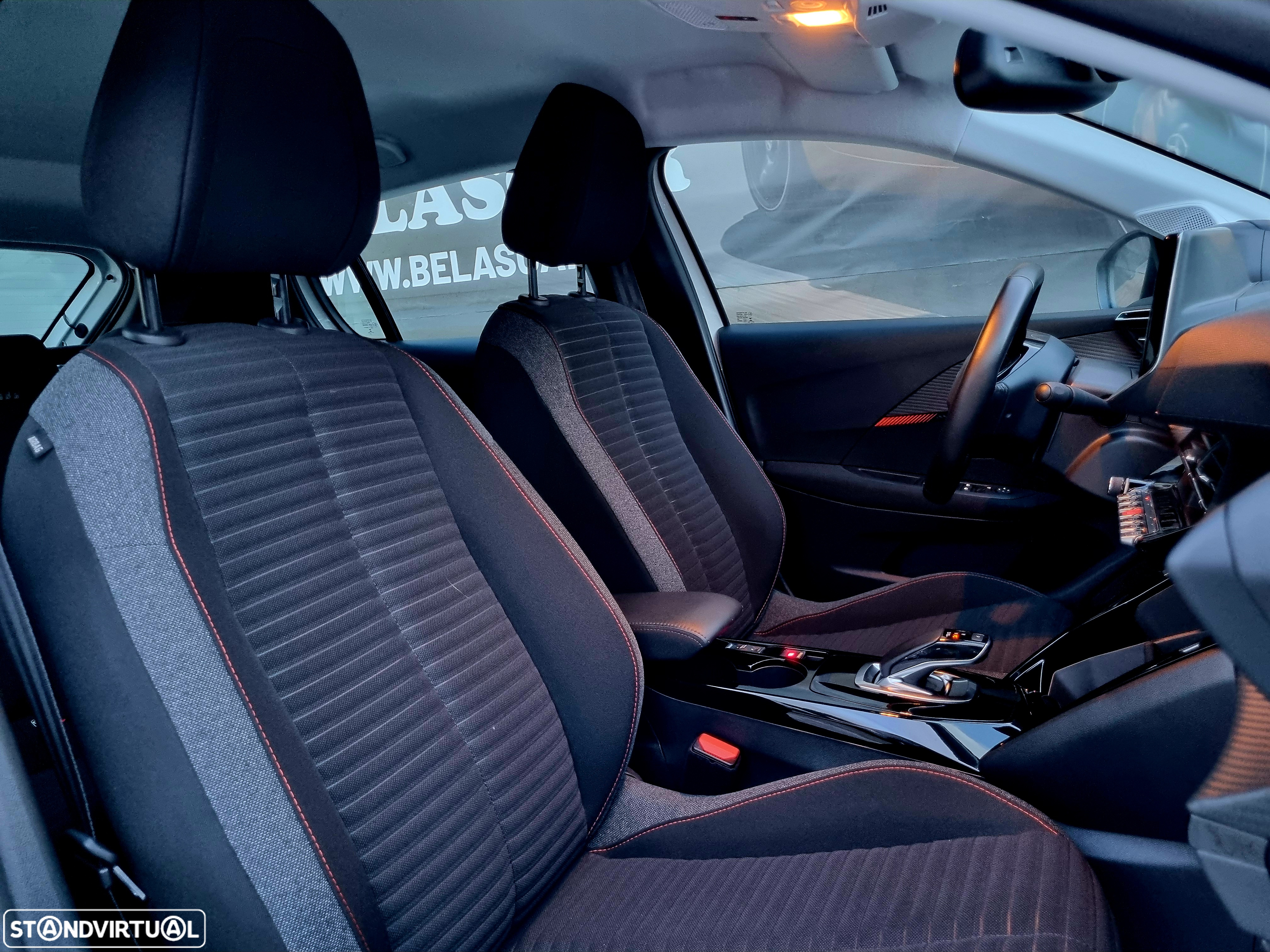 Peugeot e-208 Allure Pack - 24