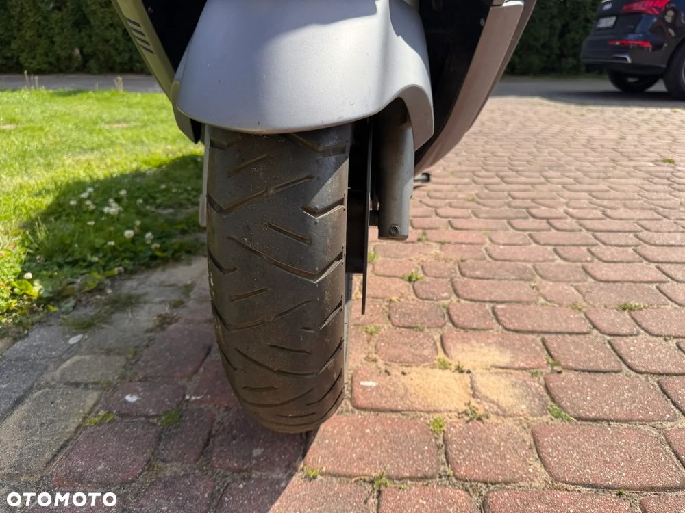 Suzuki Burgman - 15