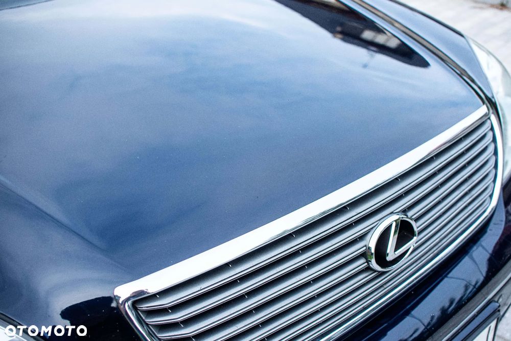 Lexus LS - 12