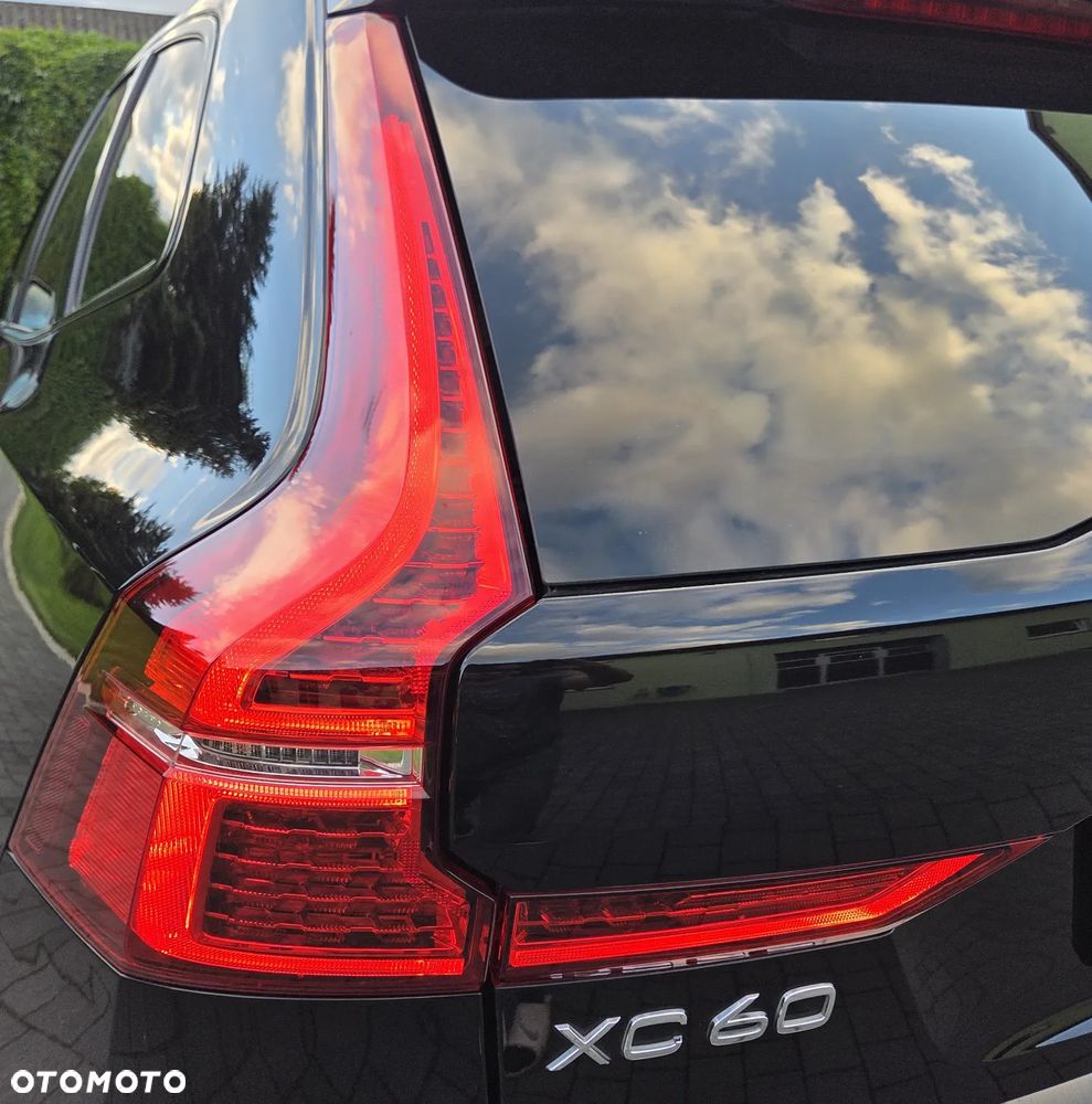 Volvo XC 60 B4 D AWD Ultimate Bright - 21