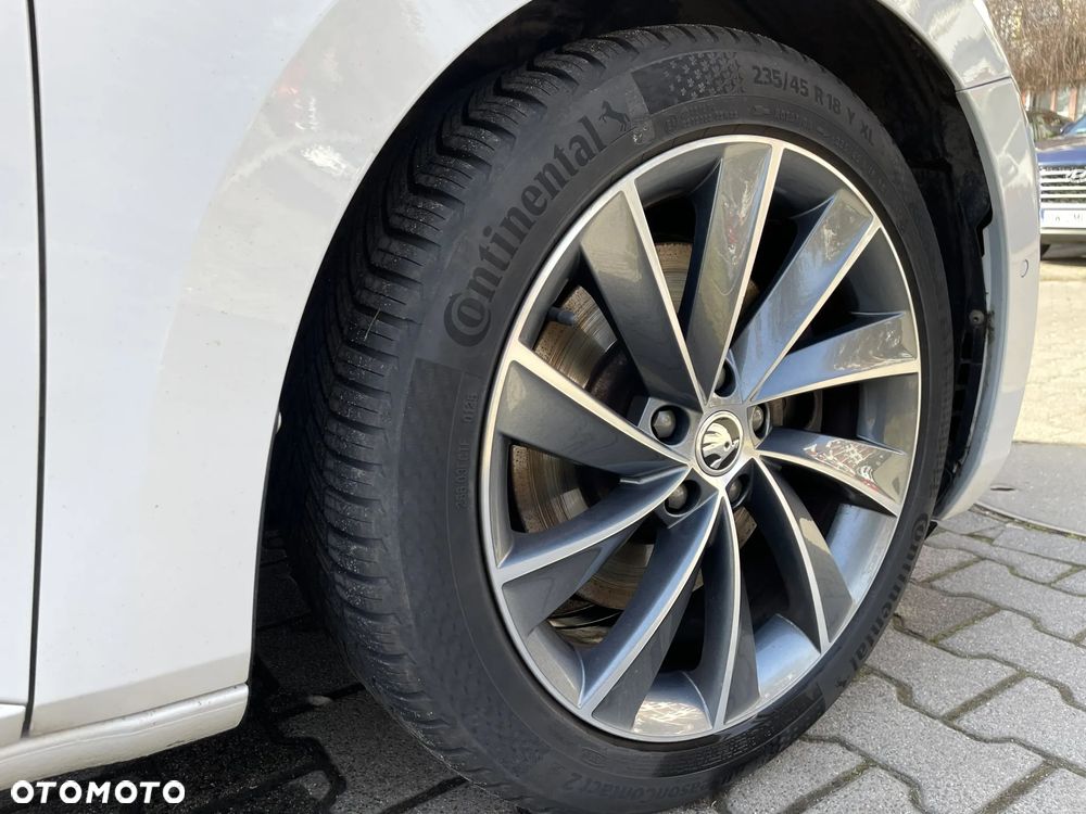 Skoda Superb 2.0 TSI 4x4 DSG L&K - 20