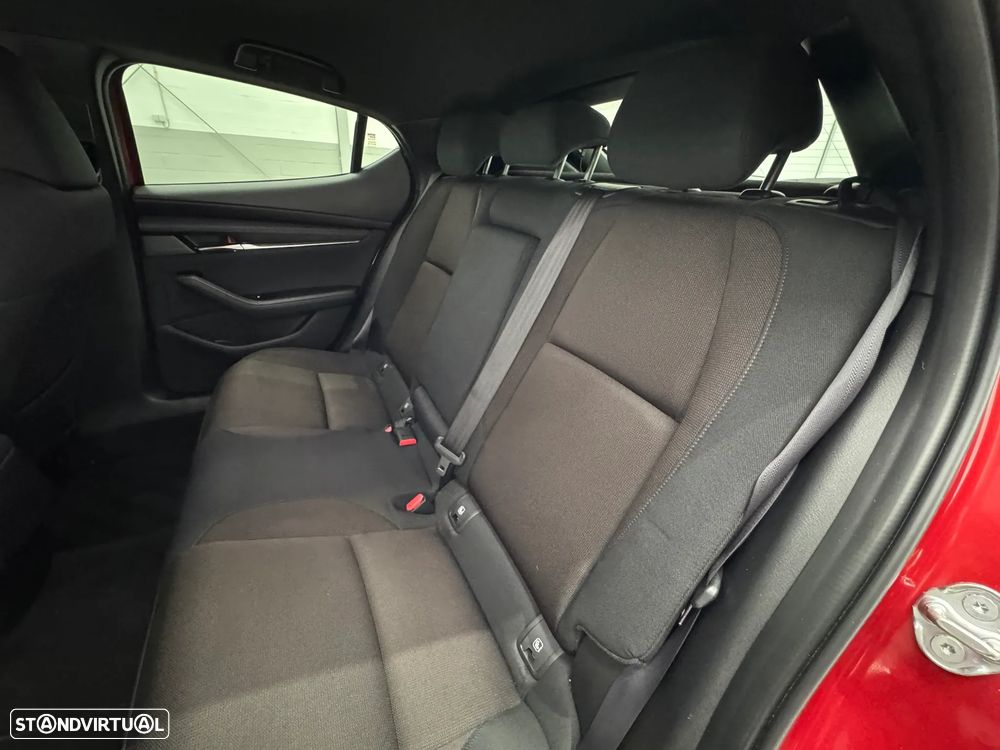 Mazda 3 Hatchback 2.0 Sky-X Excellence - 31