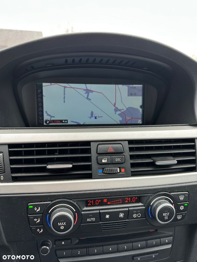 BMW Seria 3 325i Edition Exclusive - 24