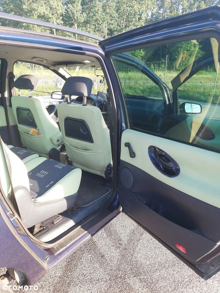 Volkswagen Sharan - 11