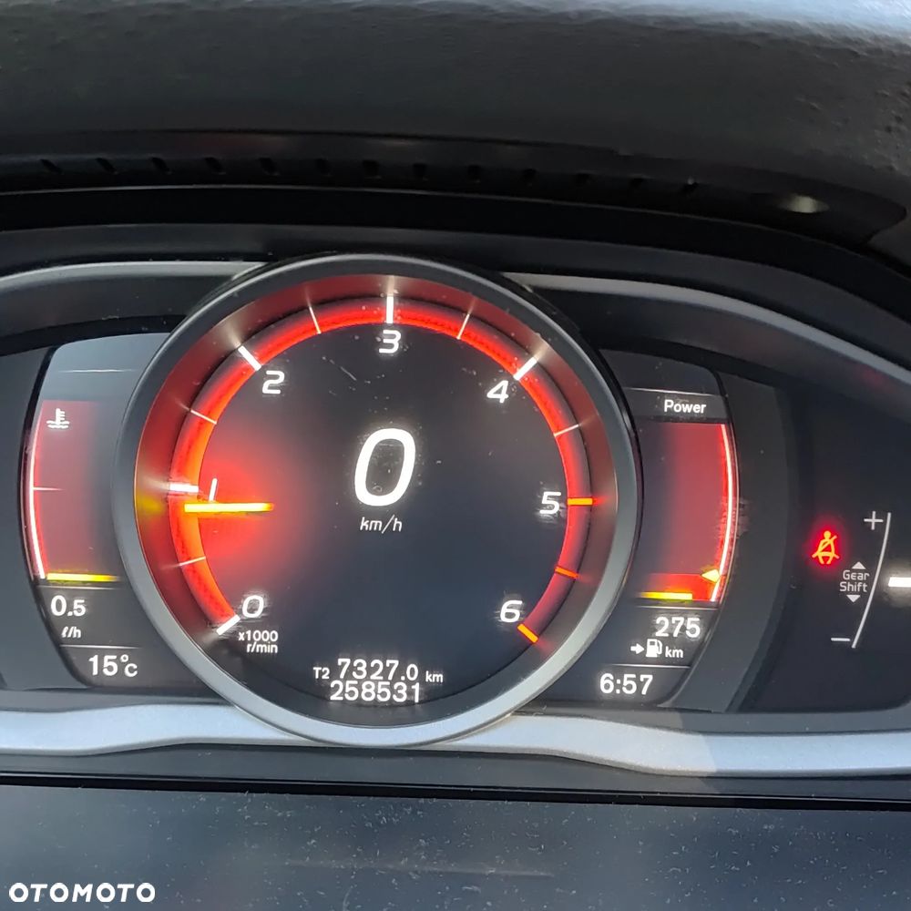 Volvo V60 D2 Momentum - 15